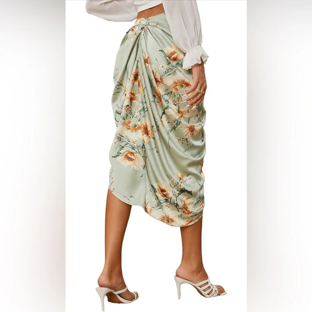 🆕 Floral Ruched Asymmetrical Skirt| NWT | XL(12/14) 💐| style pictured on me. - Picture 2 of 6